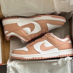 Woman’s Nike Low-Top Sneaker in Blush Pink and White NWT  9.5